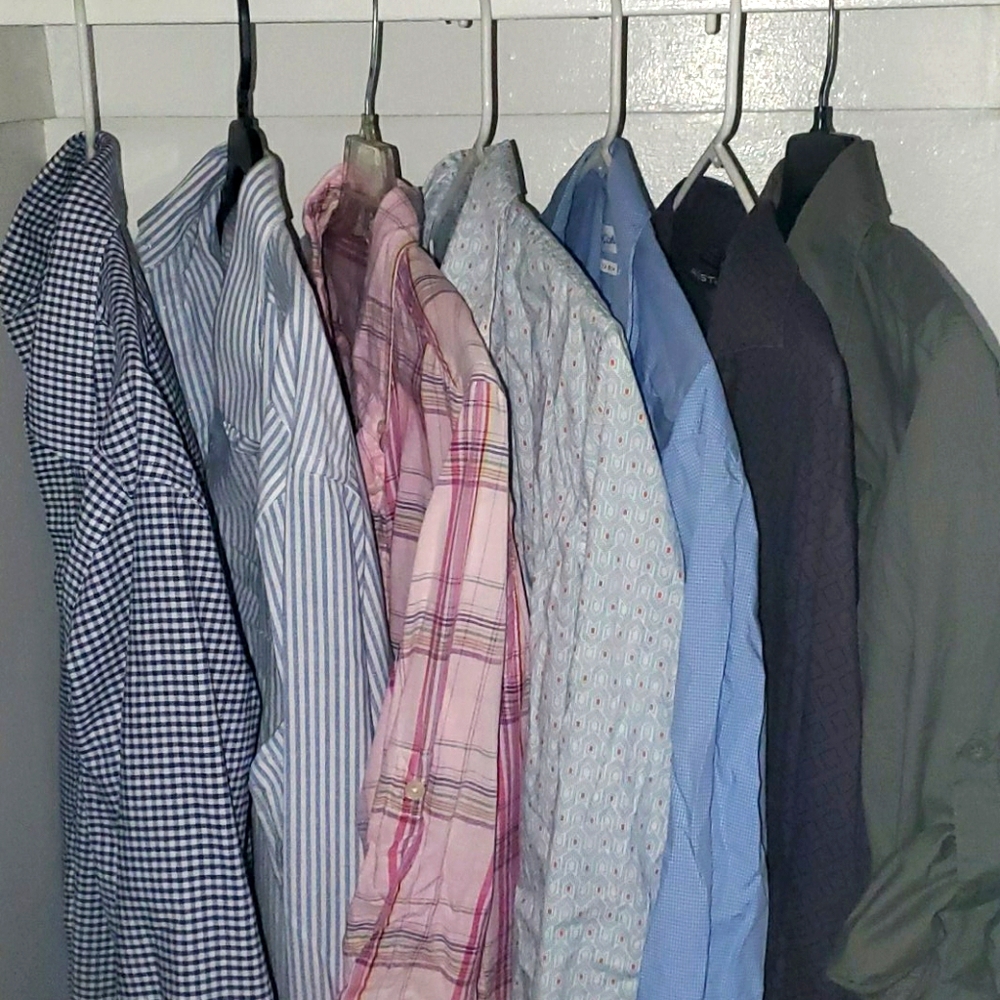Lot of 7 mixed shirts. 6 medium, one small